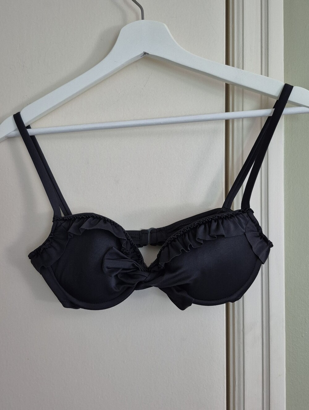 VGUC J. Crew Soft-Cup Ruffles Bikini Top, Charcoal, 34A True To Size